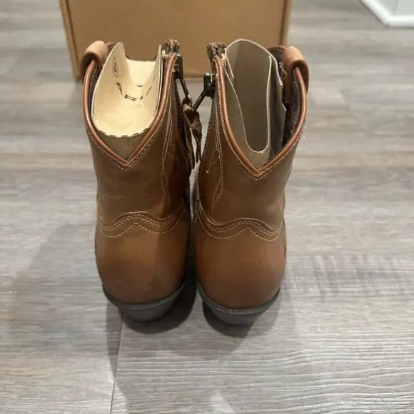 Ariat Darlin Tan Full Grain Leather Heeled Western Short Cowboy Boots