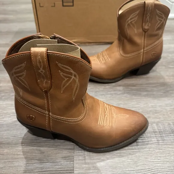 Ariat Darlin Tan Full Grain Leather Heeled Western Short Cowboy Boots