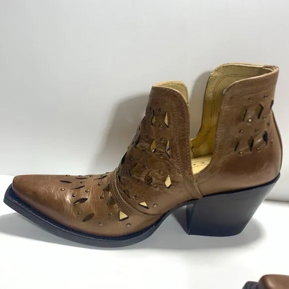 Ariat Ladies Dixon Studded Black Snip Toe Booties Western Cowgirl Size 8 Women’s