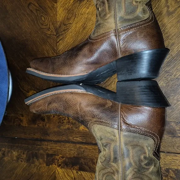 Ariat Men's Heritage Roughstock Brown Western Boots sz. 8D (#1635)