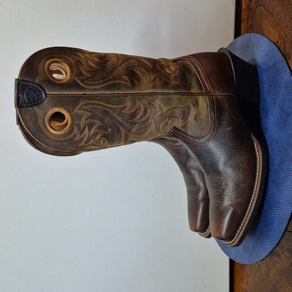 Ariat Men's Heritage Roughstock Brown Western Boots sz. 8D (#1635)