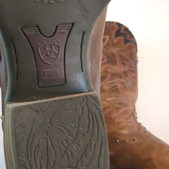Ariat Runaway Studded Leather Western Cowboy Performance Boots 10M Brown EUC