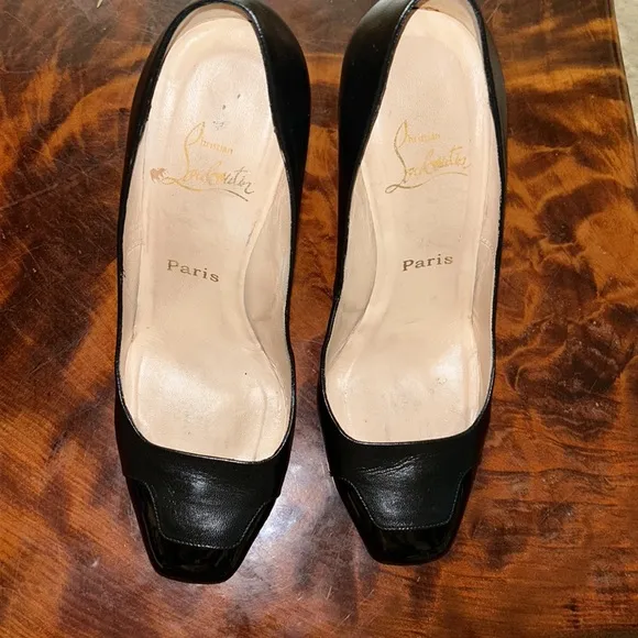 Authentic (COA) Christian Louboutin heels