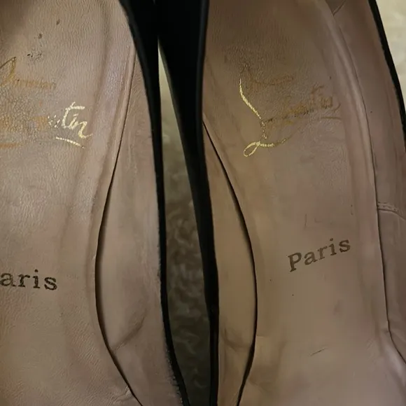Authentic (COA) Christian Louboutin heels