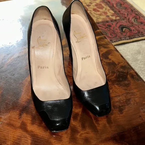 Authentic (COA) Christian Louboutin heels