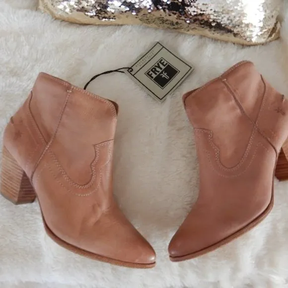 Auth.FRYE WESTERN DISTRESSED LEATHER HARNESS BOOTS