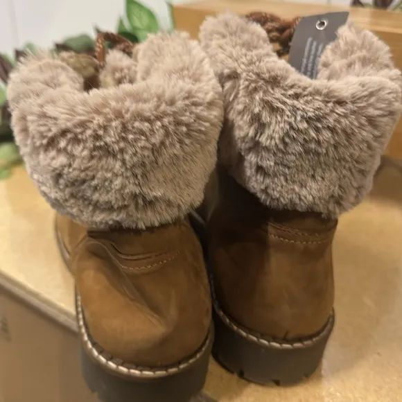 Avellini Cozy-Lined Lace-Up Nubuck Suede Boots (1425)