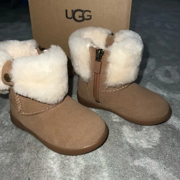 Baby girl LIKE NEW Ugg fur boots