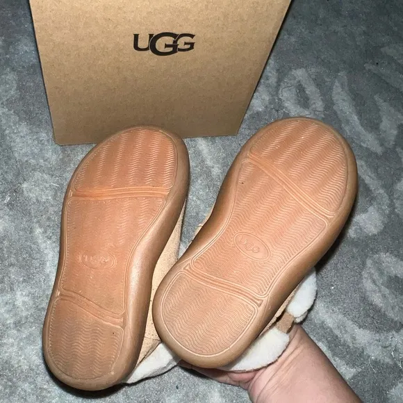 Baby girl LIKE NEW Ugg fur boots