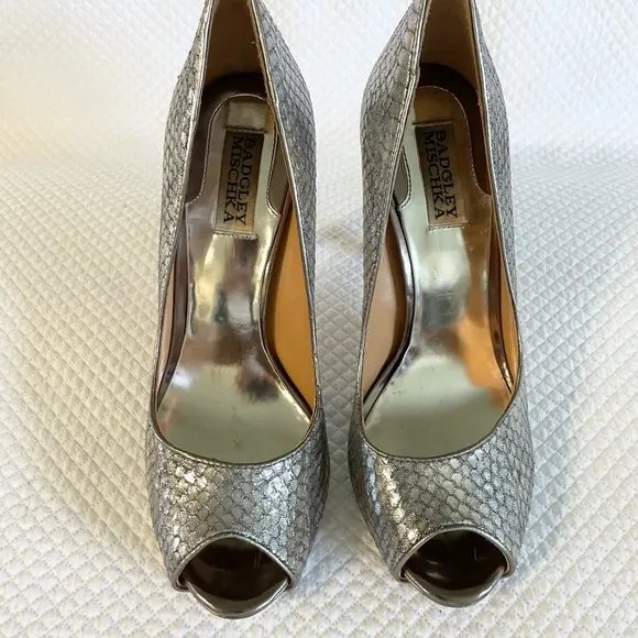 BADGLEY MISCHKA Silver Python Evening Black Tie Heels Shoes Size 8