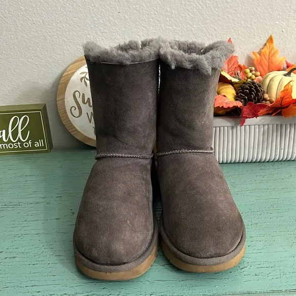 Bailey Glitz Ugg boots SZ 8 box 148