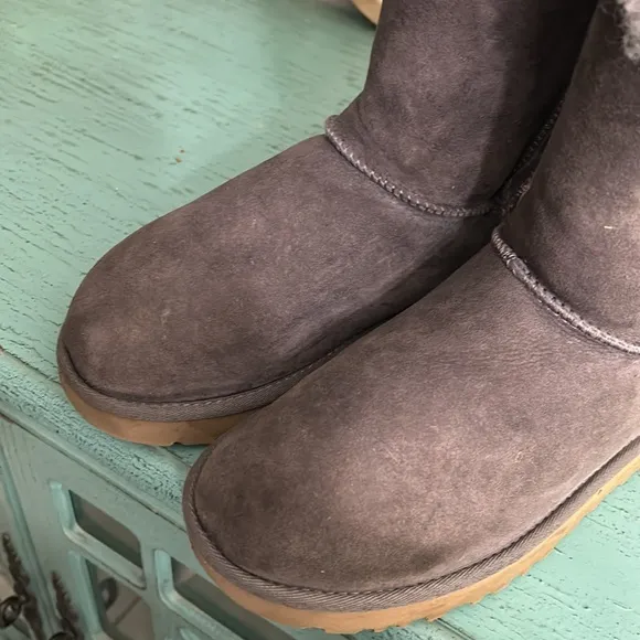 Bailey Glitz Ugg boots SZ 8 box 148