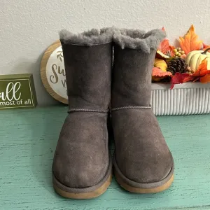 Bailey Glitz Ugg boots SZ 8 box 148