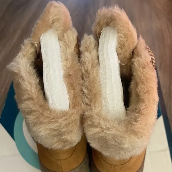 BareTraps Aero Stay Dry Boots in Whiskey Size 6 Medium