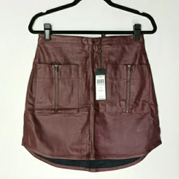 BCBGMAXAZRIA Bordeaux Burgundy Skirt With Front Pockets and Zippers 2 XSmall NWT