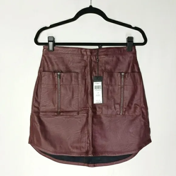 BCBGMAXAZRIA Bordeaux Burgundy Skirt With Front Pockets and Zippers XSmall NWT