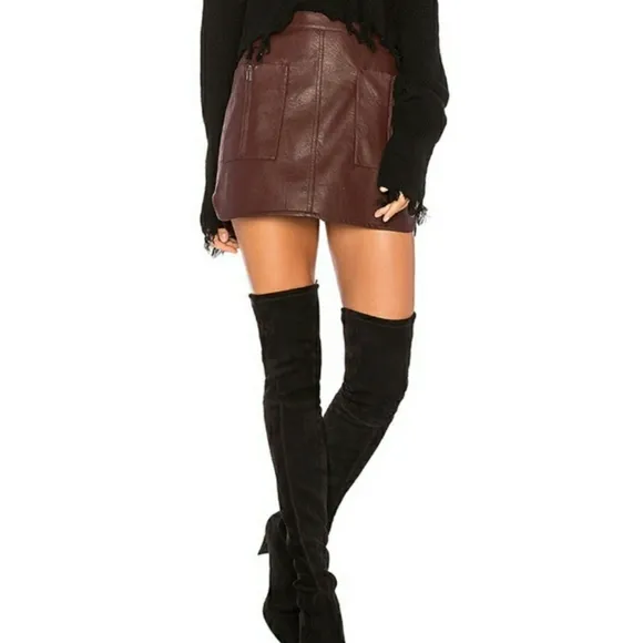 BCBGMAXAZRIA Bordeaux Burgundy Skirt With Front Pockets and Zippers XSmall NWT