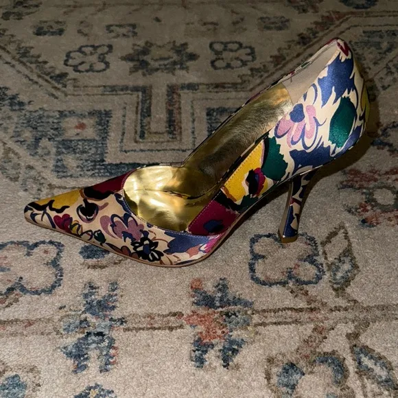 BCBGMaxAzria Multi-Colored Heels with Pointed Toe and High Heels