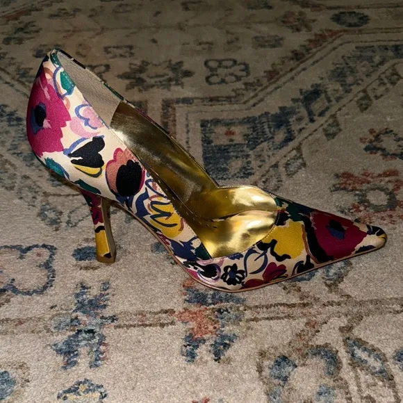 BCBGMaxAzria Multi-Colored Heels with Pointed Toe and High Heels