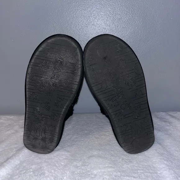 BEAR PAW 6.5 WOMENS BOOTS