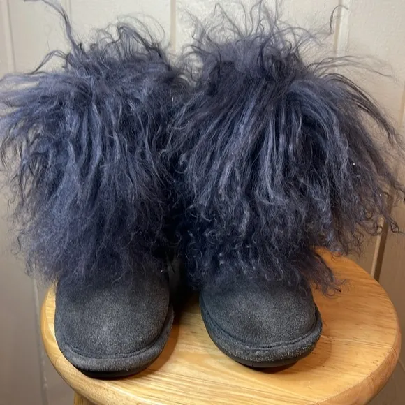 Bearpaw Curly hair short boots size 13