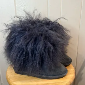 Bearpaw Curly hair short boots size 13