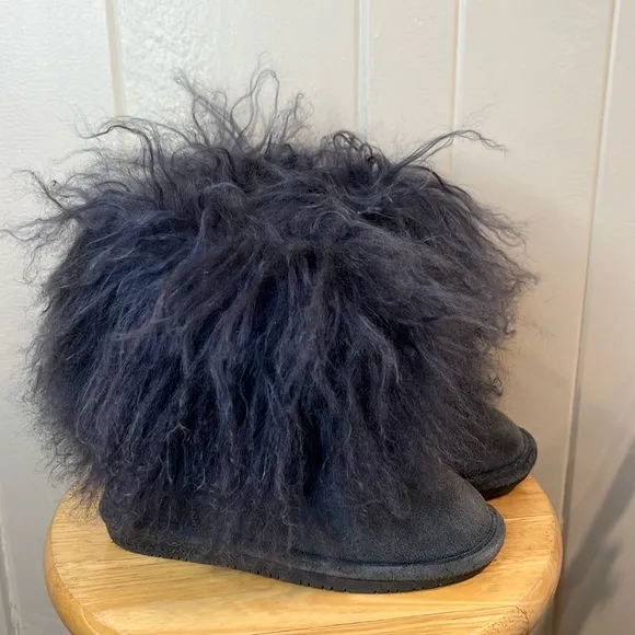 Bearpaw Curly hair short boots size 13