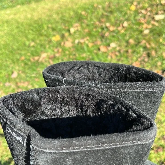 Bearpaw Emma Short Boots sheepskin/wool blend lining, black, size 7