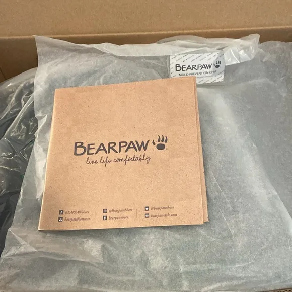 BearPaw New Pull On Suede Boots Libby Pom Pom Sheepskin Black Size 9M