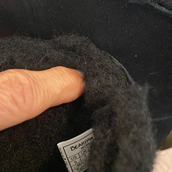 BearPaw New Pull On Suede Boots Libby Pom Pom Sheepskin Black Size 9M