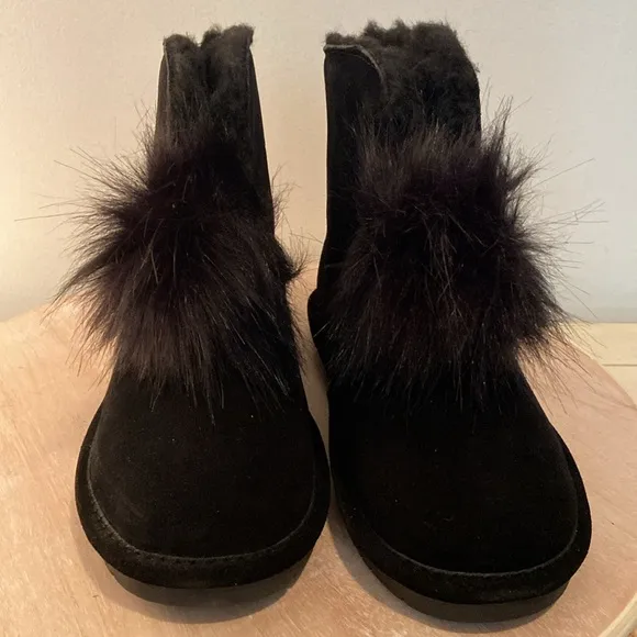 BearPaw New Pull On Suede Boots Libby Pom Pom Sheepskin Black Size 9M