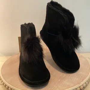 BearPaw New Pull On Suede Boots Libby Pom Pom Sheepskin Black Size 9M