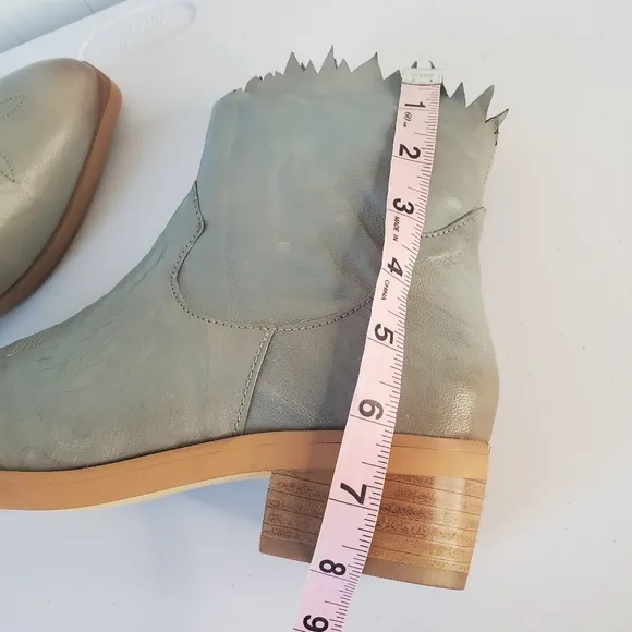 Bed Stu Roan Diabolical Ankle Boots Leather Alkaline Gray Sz 7 Western