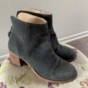 Beek Women's Grey Leather Eaglet Ankle Block Stacked Heels Boots Booties Size 9