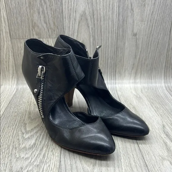 BELLE by Sigerson Morrison Black Bobby Ankle Shoe Heels Bootie