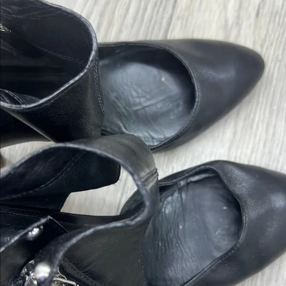 BELLE by Sigerson Morrison Black Bobby Ankle Shoe Heels Bootie