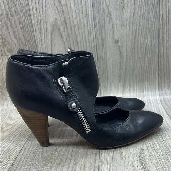 BELLE by Sigerson Morrison Black Bobby Ankle Shoe Heels Bootie