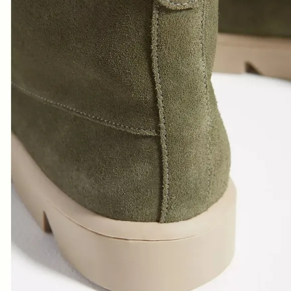 Bernardo Denali Cozy Lace-up Boots