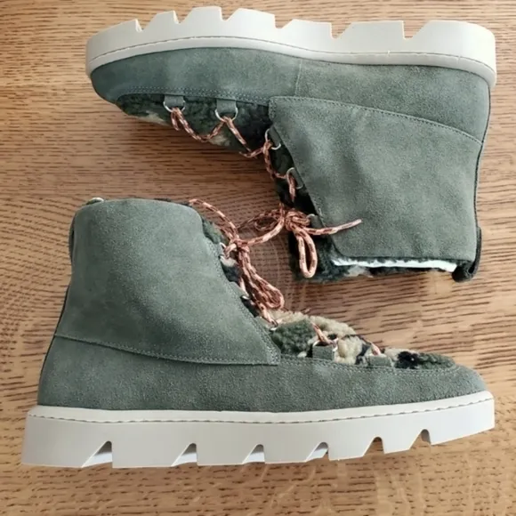 Bernardo Denali Cozy Lace-up Boots