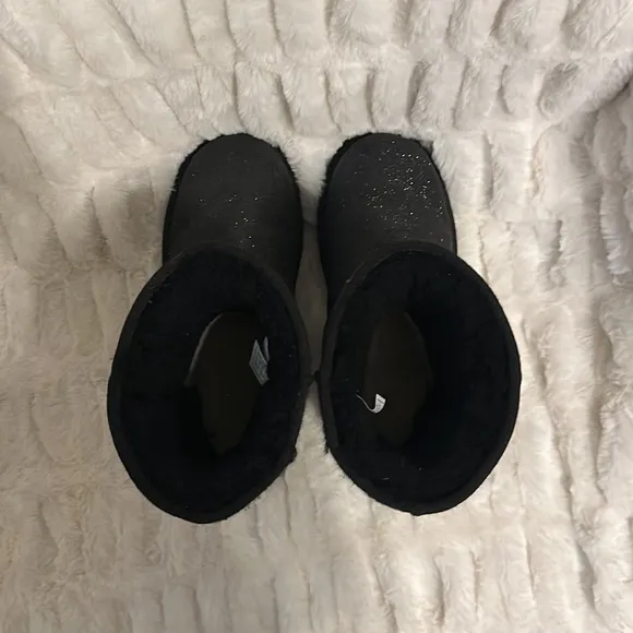 Big Girl's UGG Classic Short II Glitter Boots