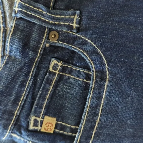 BIG STAR &quot;Remi&quot; low-rise bootcut jeans medium wash The Buckle sz 27L tall