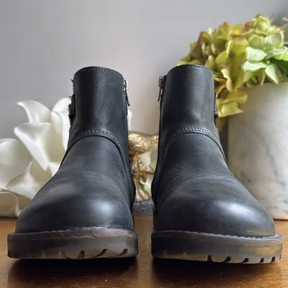 Birkenstock Stowe Leather Boots in Black Nubuck