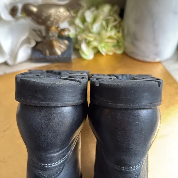 Birkenstock Stowe Leather Boots in Black Nubuck