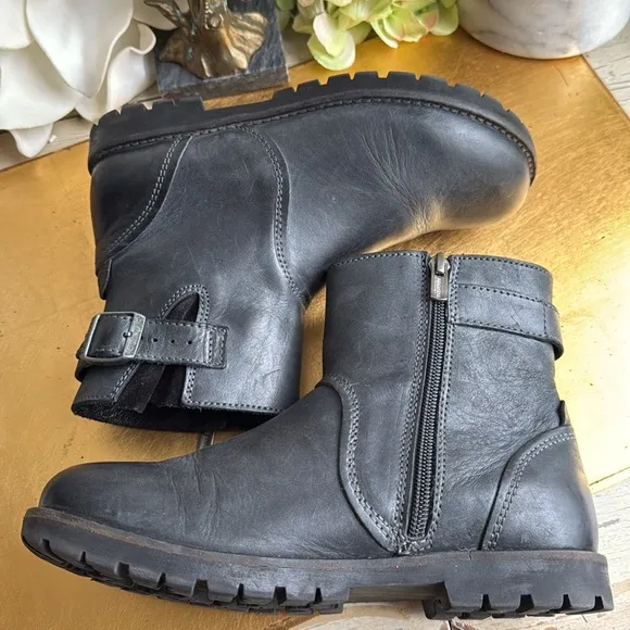 Birkenstock Stowe Leather Boots in Black Nubuck
