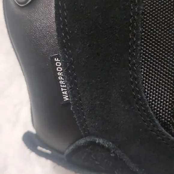 Black Rain &amp; Snow Boots with Rugged Tread and Apple Support.