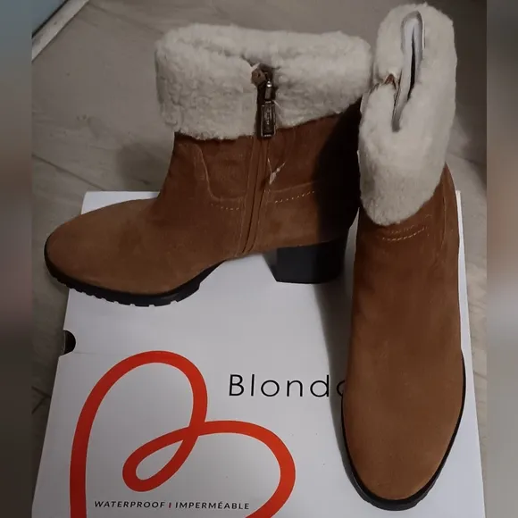 BLONDO WATERPROOF ANKLE BOOTS SIZE 8.5