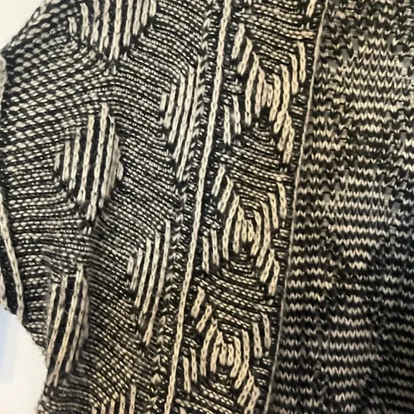 Blu Pepper Knit For You Black and Ivory Cardigan Sweater small