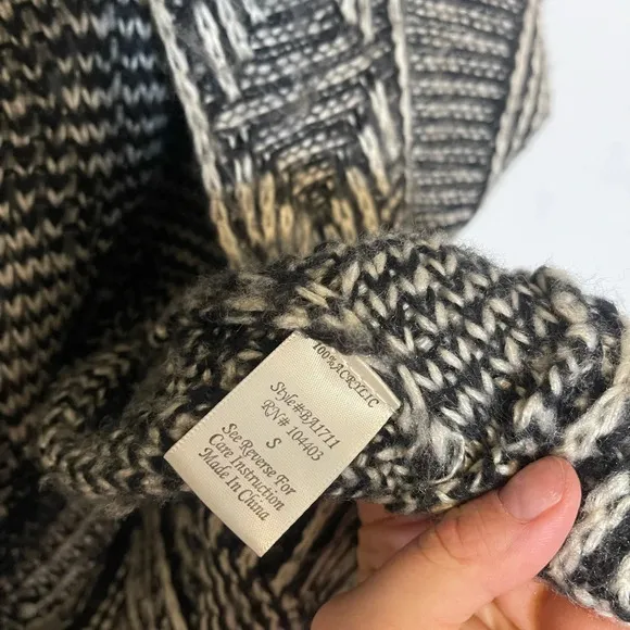 Blu Pepper Knit For You Black and Ivory Cardigan Sweater small