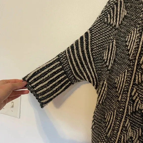 Blu Pepper Knit For You Black and Ivory Cardigan Sweater small