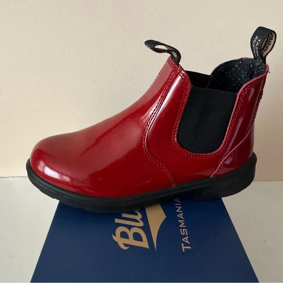 Blundstone Red Low-Heel Chelsea  shiny red patent leather boot. 2253. Size: 5, 6